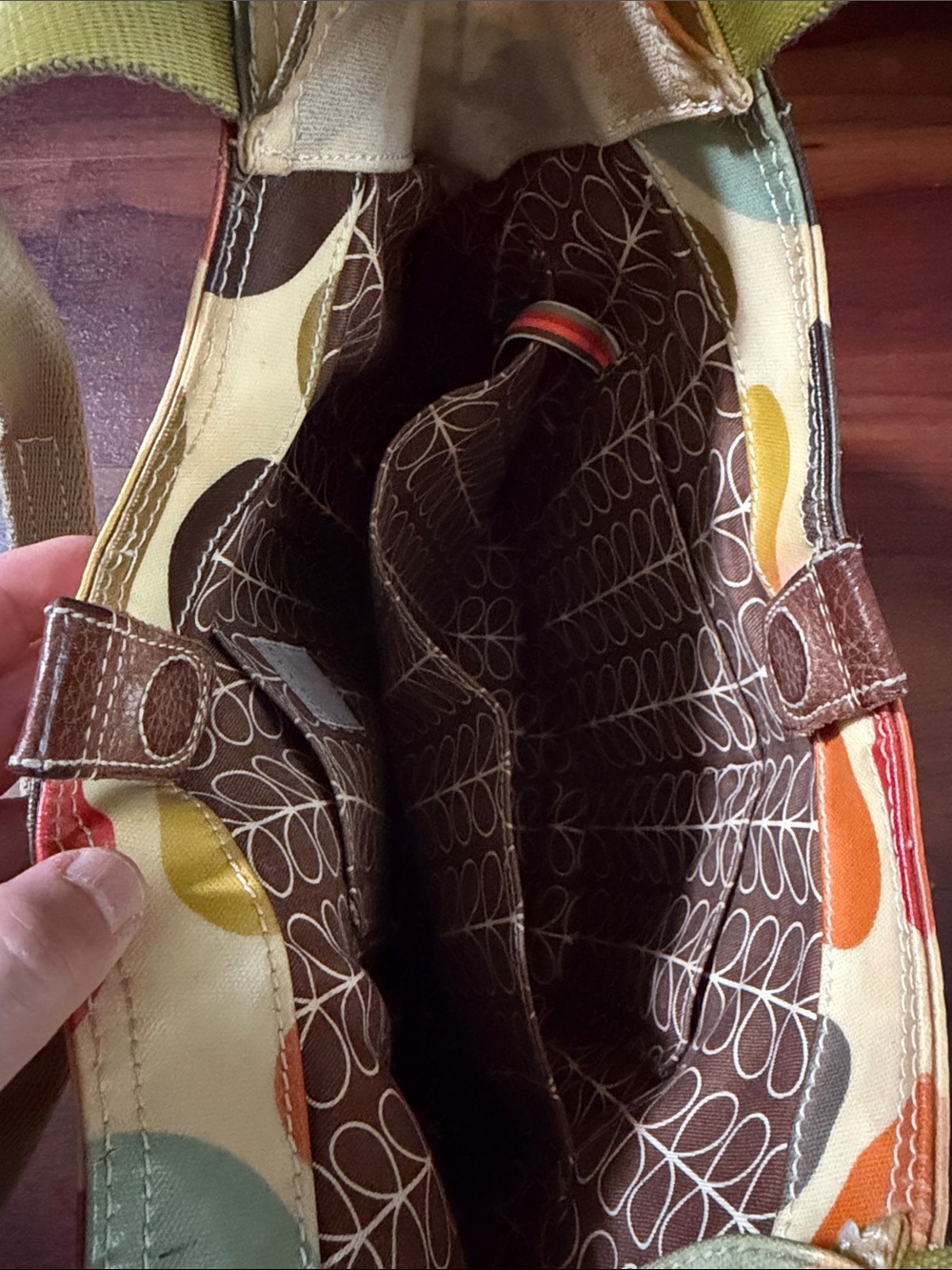 Orla Kiely Classic Multi Stem Shoulder Bag featuring a signature colorful leaf - Picture 9 of 15